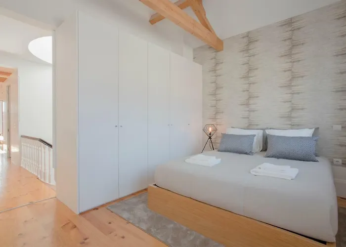 Liiiving In | Historic & Sunny Terrace * Porto