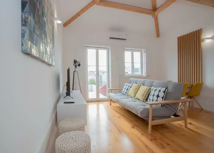 Liiiving In | Historic & Sunny Terrace Apartment *