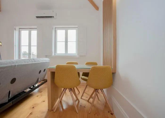 Liiiving In | Historic & Sunny Terrace Porto