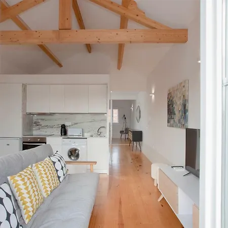 Apartment Liiiving In | Historic & Sunny Terrace Porto