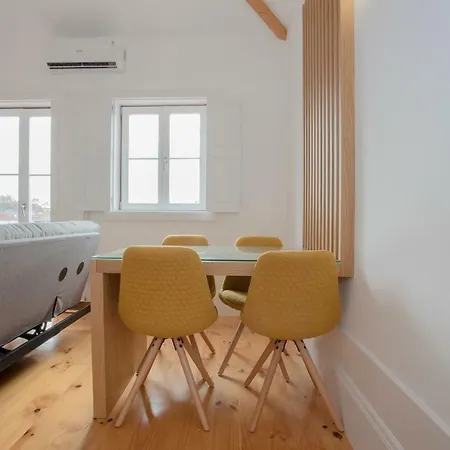 Liiiving In | Historic & Sunny Terrace Porto