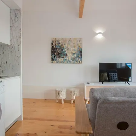 Liiiving In | Historic & Sunny Terrace Apartment Porto