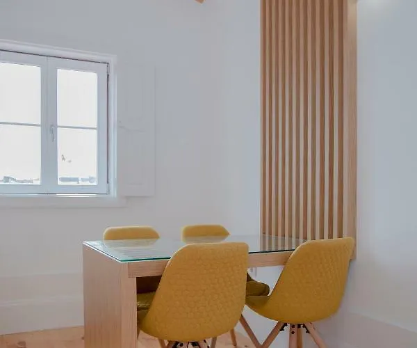 Liiiving In | Historic & Sunny Terrace * Porto