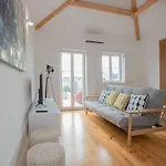 Liiiving In | Historic & Sunny Terrace Apartamento *