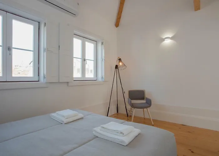 Liiiving In | Historic & Sunny Terrace * ポルト